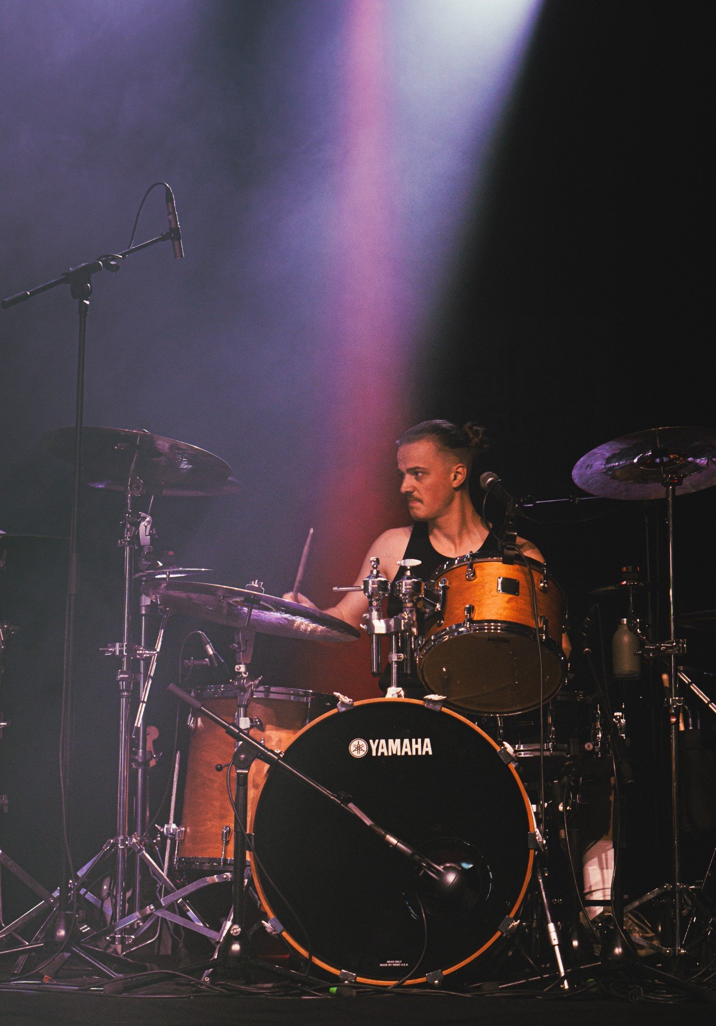 Louis à la batterie en concert, quinze ans de pratique